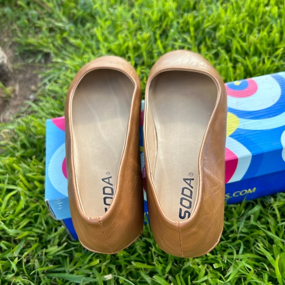 Tan Ballet Flat Shoes NWT Size 7.5 - Picture 6 of 8